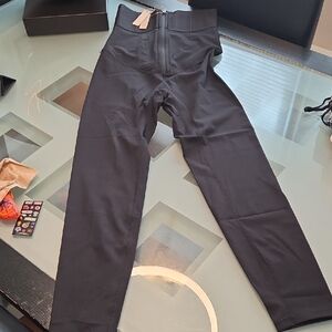 High-Waist Black Leggings - Sleek Everyday Stretch